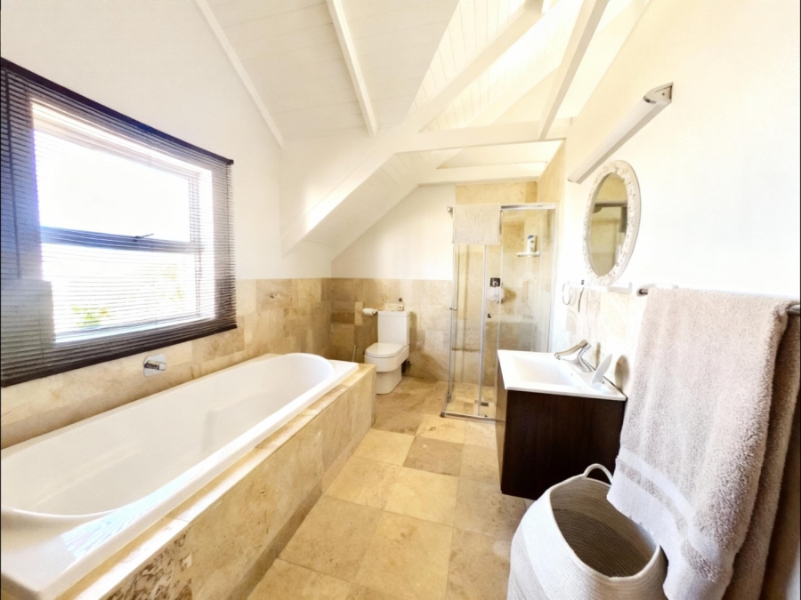 4 Bedroom Property for Sale in Westcliff Western Cape